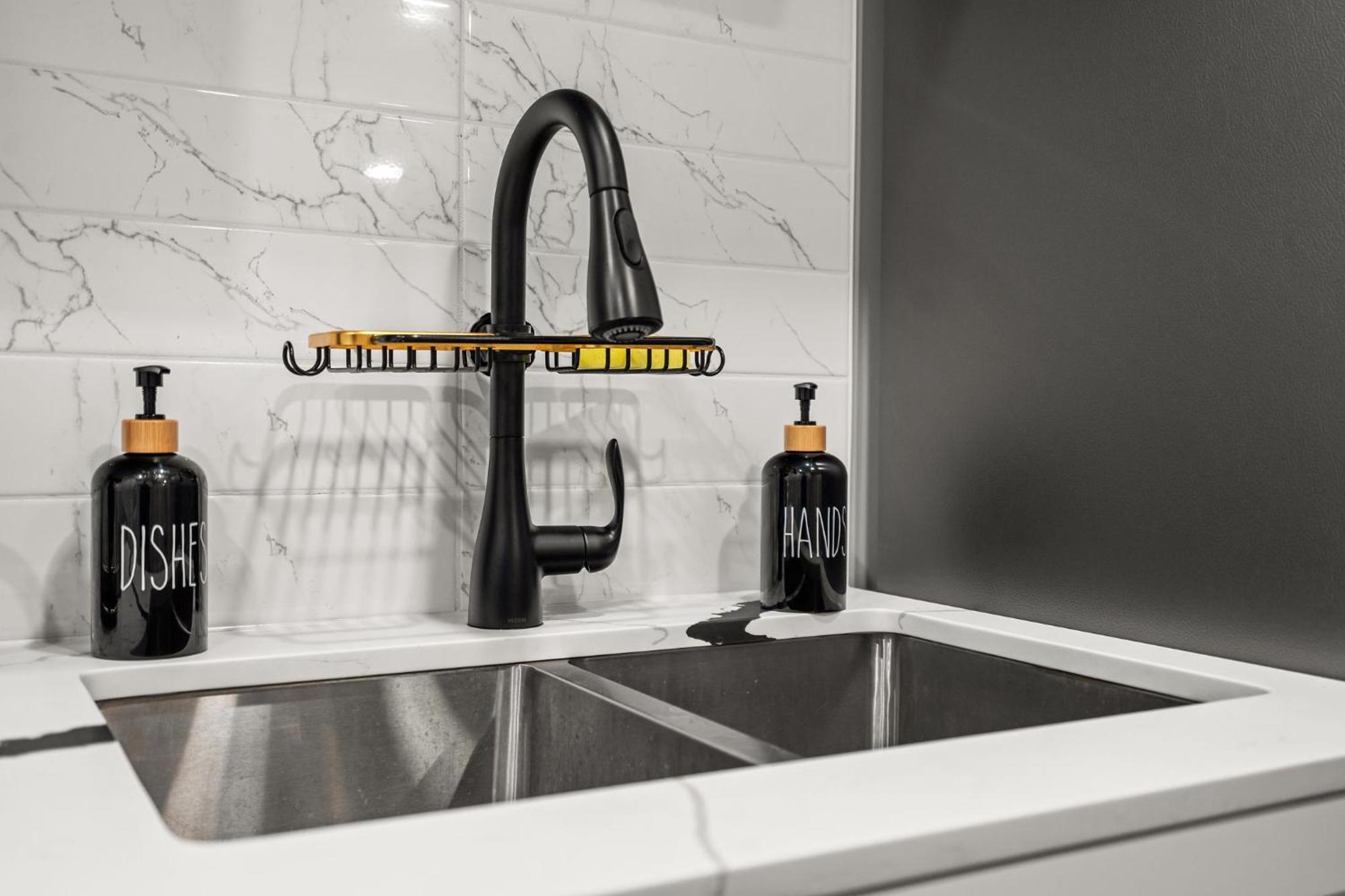 Meriweather - Calgary Breathtaking 1-Bedroom Apartment Εξωτερικό φωτογραφία